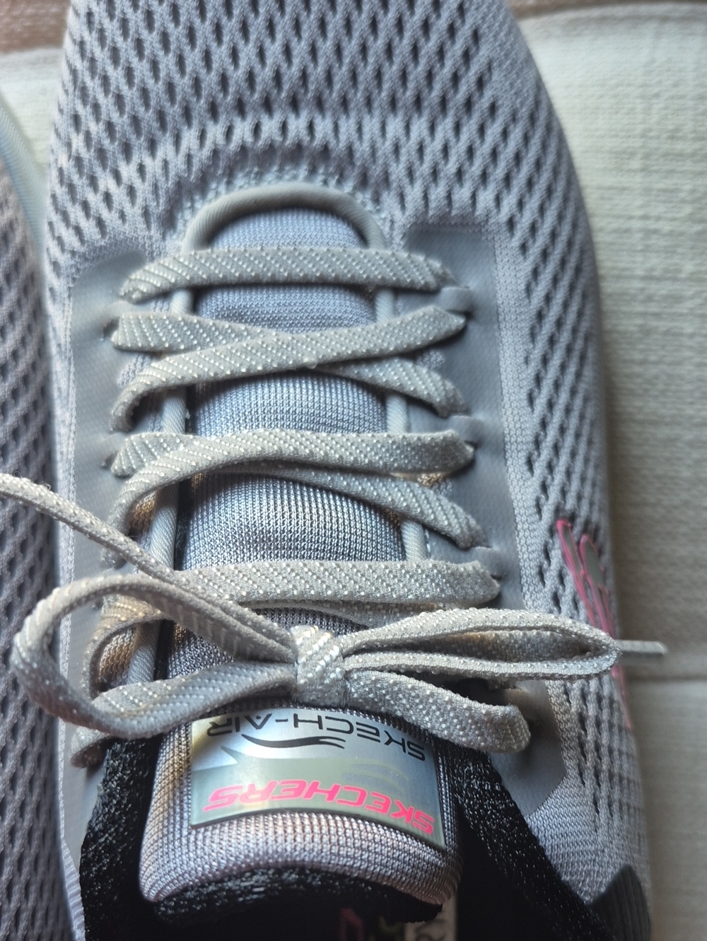Skechers Gray/Black Patent Slip-on Skech-Knit Memory Foam Sneakers Sz. 9.5 - Picture 8 of 8